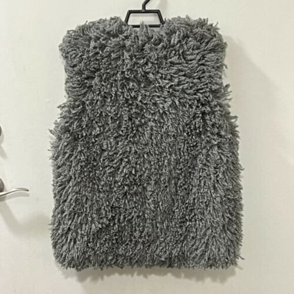 Simply Vera Womens Gray Faux Fur Vest Size SM-MED - Picture 4 of 11